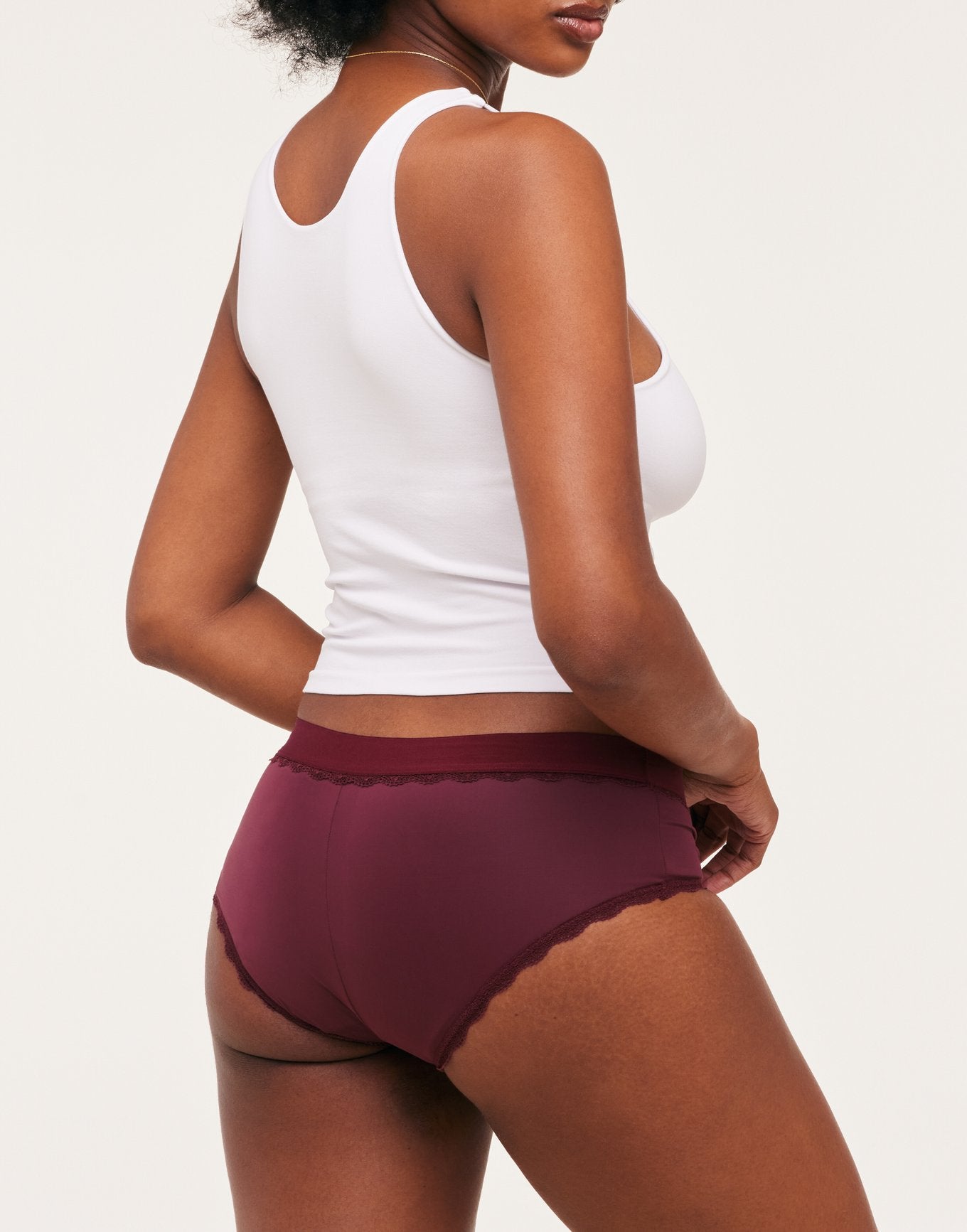 Joyja Olivia period-proof panty in color Windsor Wine and shape hipster